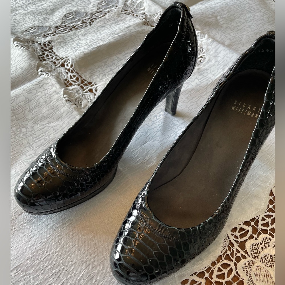 Stuart Weitzman, Black Pumps